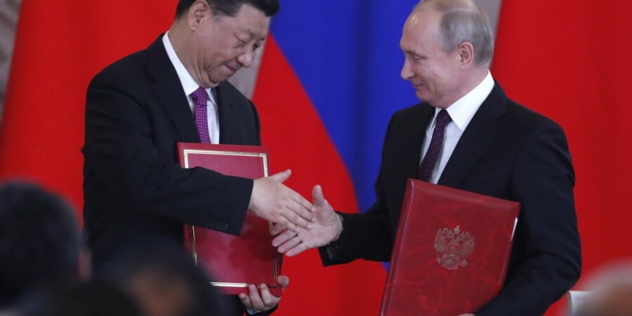 Democracia, autoritarismo y totalitarismo