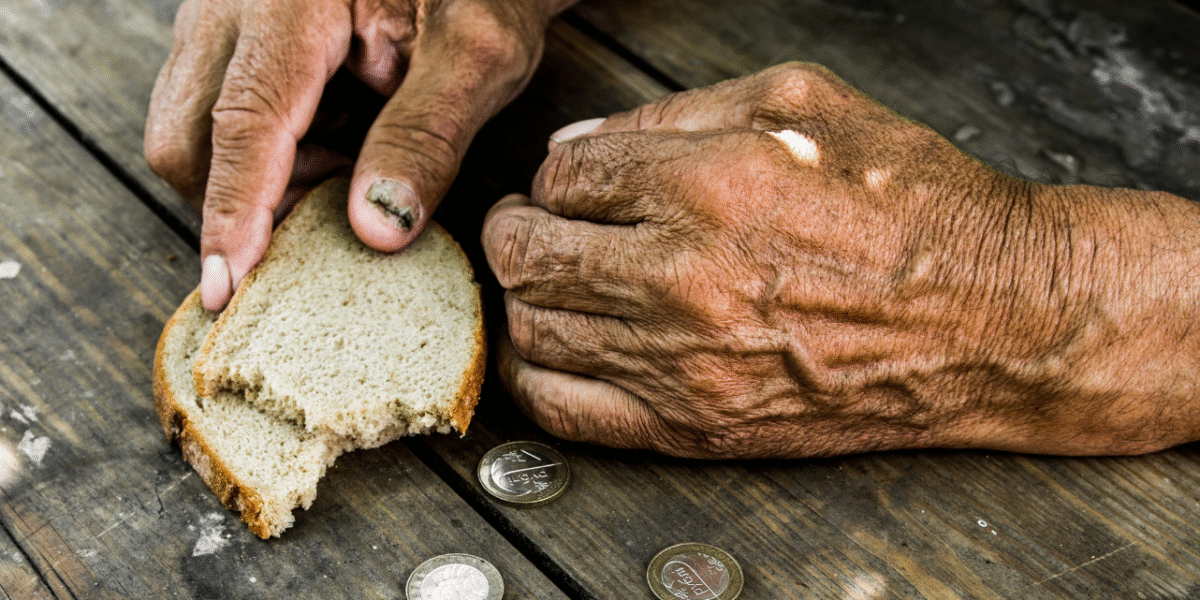 Empobrecimiento de lo público. Empobrecimiento de lo público.