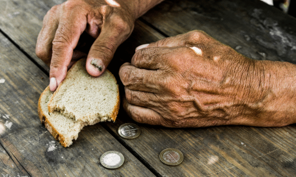 Empobrecimiento de lo público.